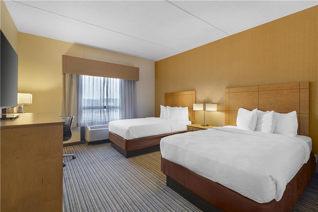 Best Western Royal Plaza Hotel & Trade Center - photo 22