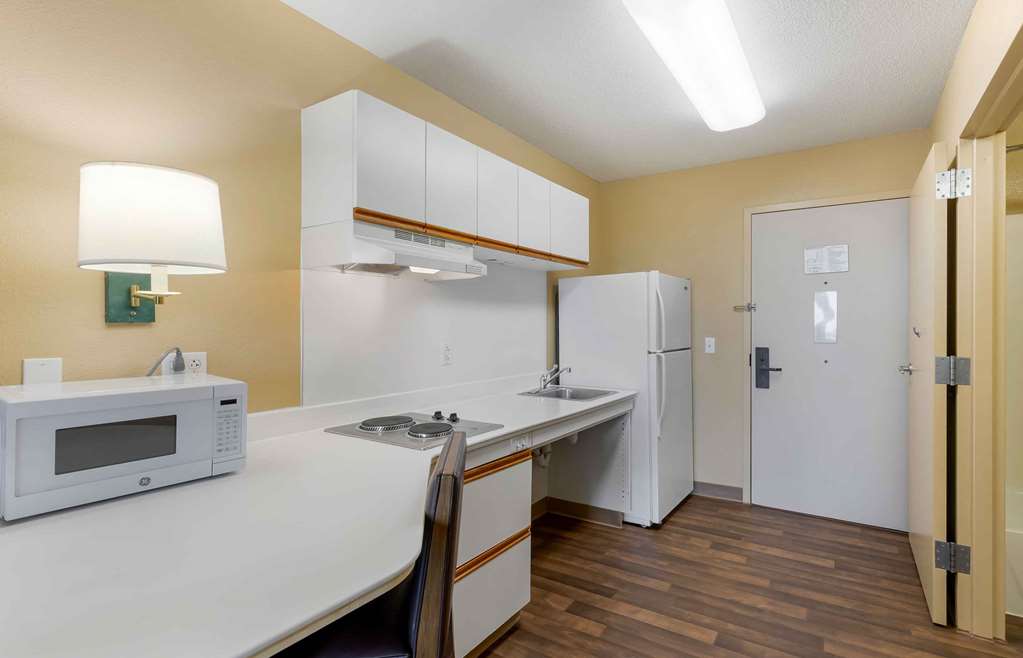 Extended Stay America Select Suites Orlando Southpark - photo 38