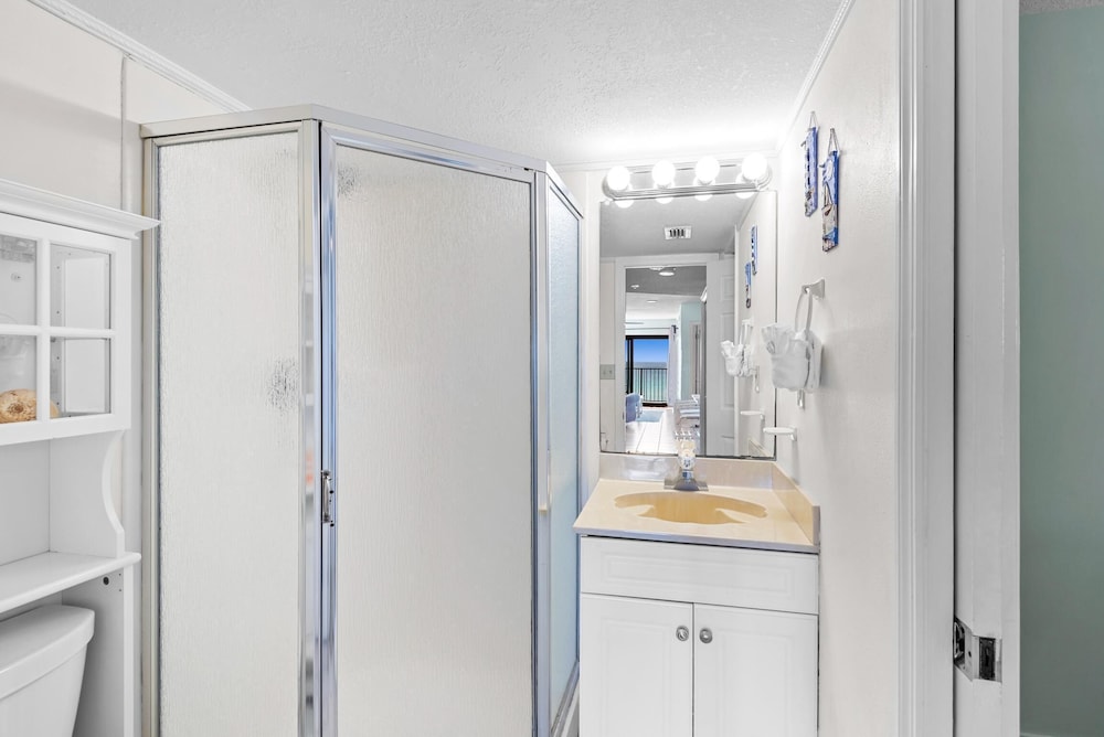 Sundunes 134 — 4-Star Luxury Hotel in Navarre, United States