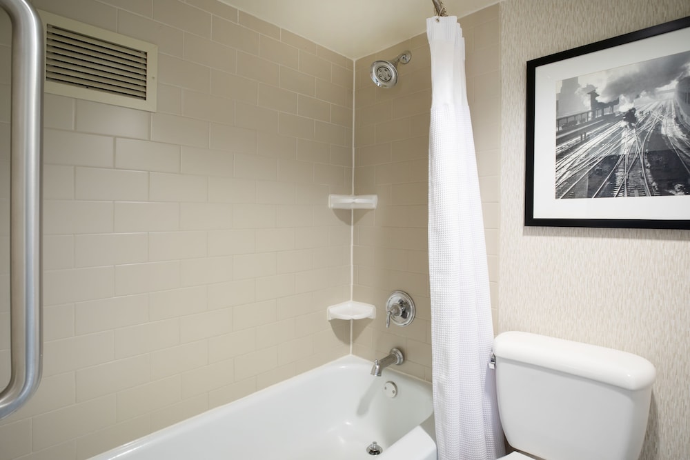Crowne Plaza Kansas City Downtown by IHG - photo 24