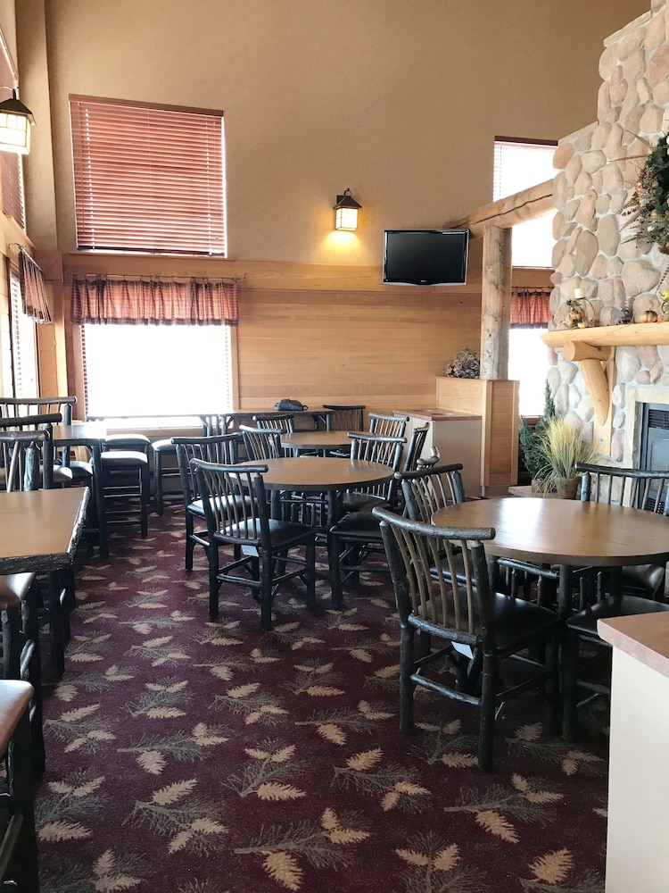Kelly Inn & Suites Mitchell South Dakota - photo 28