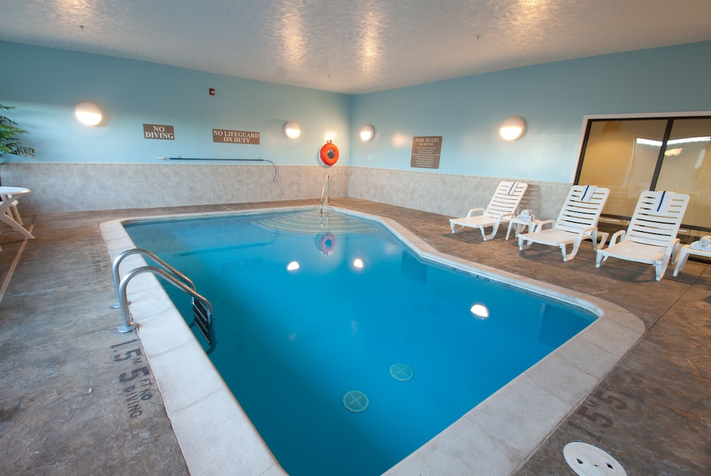Comfort Suites Speedway Kansas City - photo 25