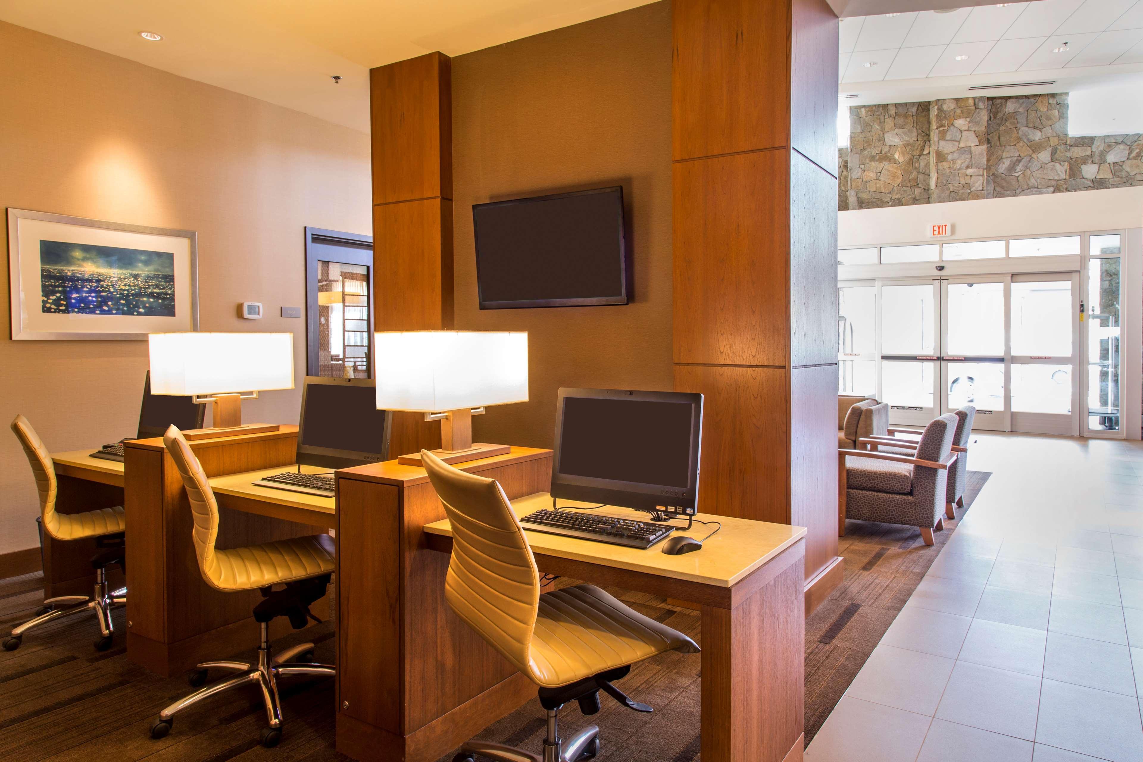 Hyatt Place Charlottesville - photo 6