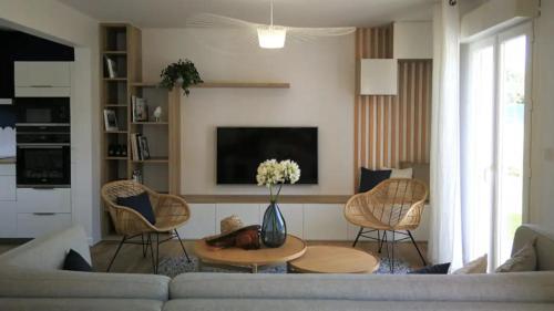 La maison de landrellec — 4-Star Luxury Hotel in Pleumeur-Bodou, France