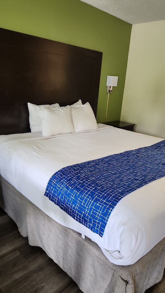 Travelodge by Wyndham Clarksville - photo 9
