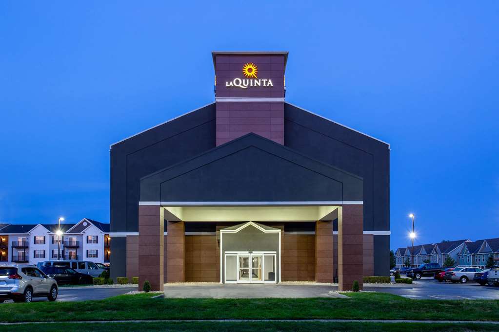La Quinta Inn & Suites by Wyndham Columbus West Hilliard - photo 4