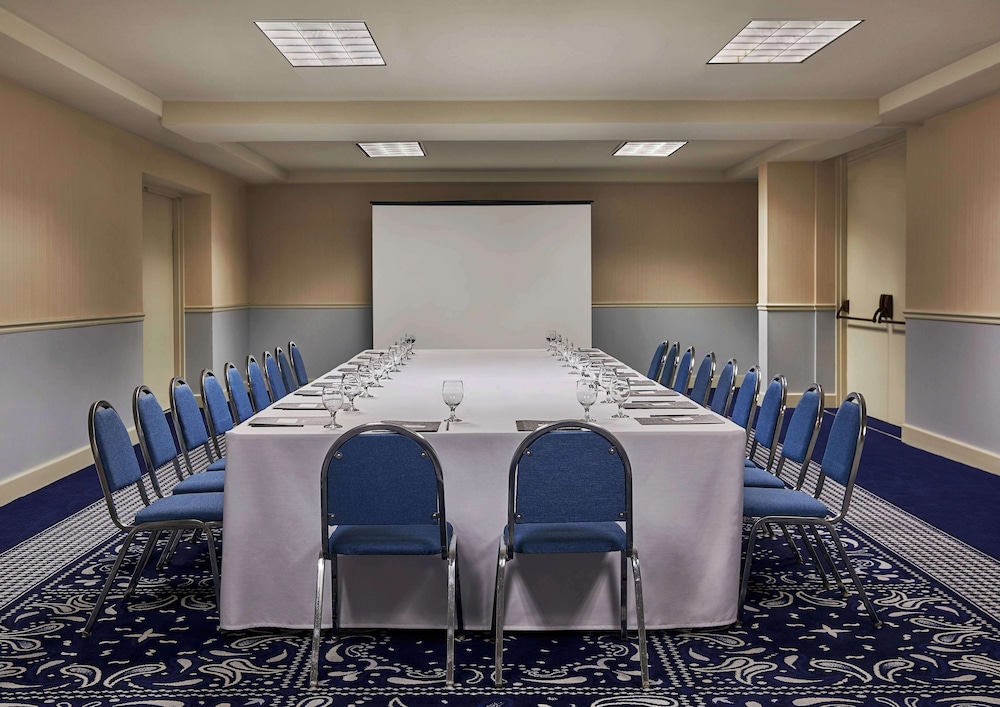 Graduate by Hilton Lincoln - photo 75