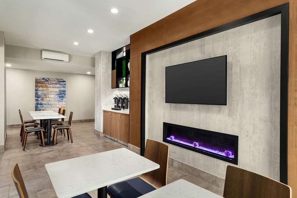 La Quinta Inn & Suites by Wyndham Salem OR - photo 25