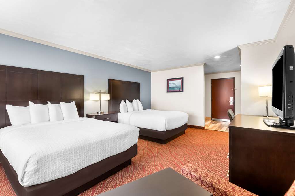 Best Western Plus Parkway Inn - photo 25