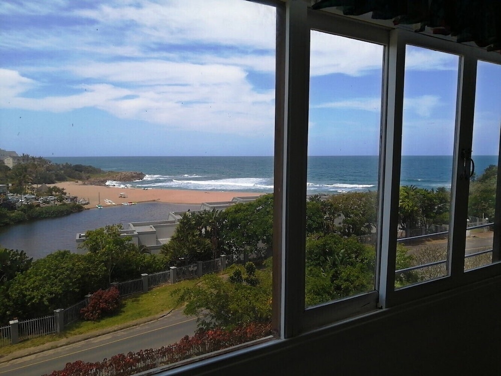 Claridges 304 — 4-Star Luxury Hotel in Margate, South Africa