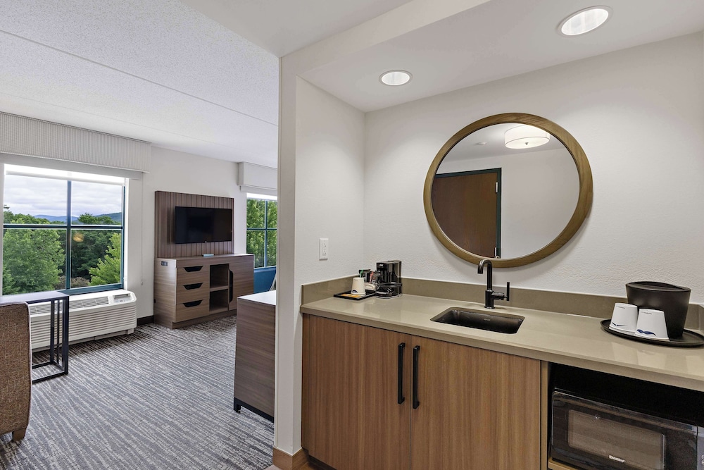 Hampton Inn & Suites Lake George - photo 34