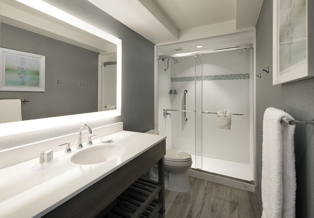 Crowne Plaza Ventura Beach by IHG - photo 32