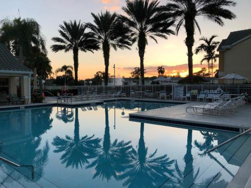 Beautiful two master bedroom condo in Fort Myers Venetian Palms condominium — 4-Star Luxury Hotel in Fort Myers, United States