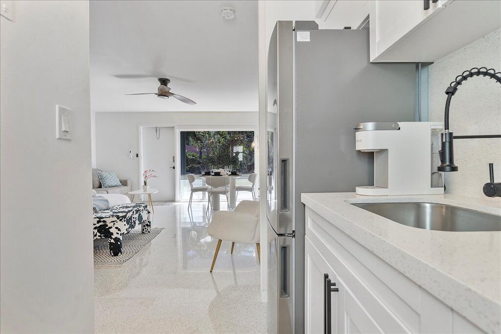 Beachside Studio — Hollywood — photo 2
