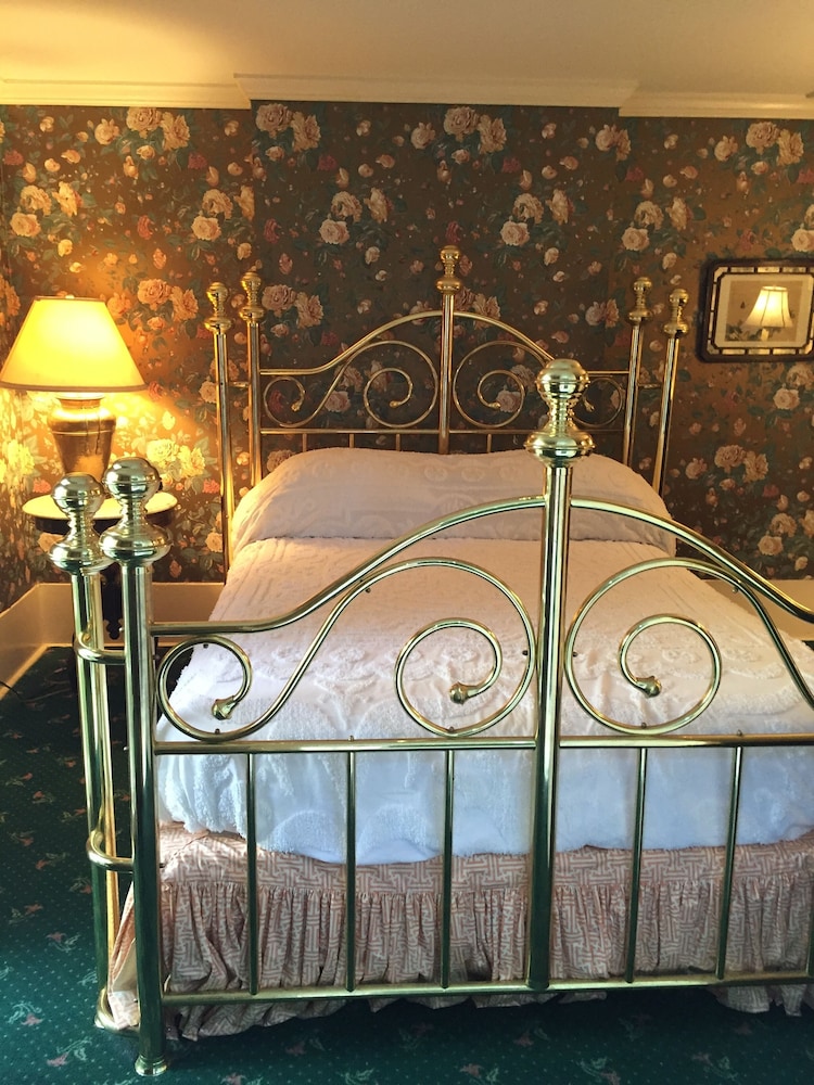 Nine O Five Royal Hotel - photo 39