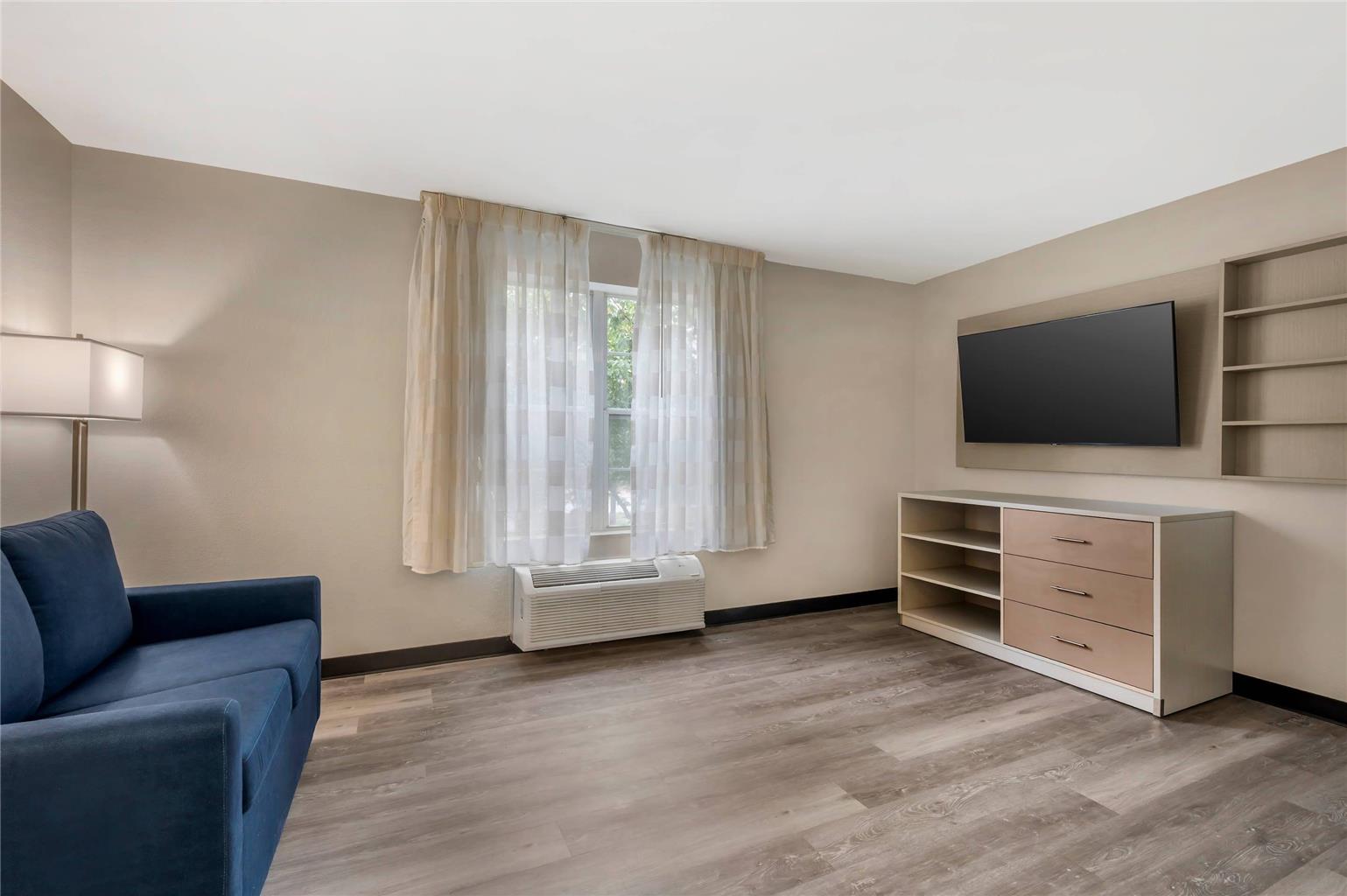 MainStay Suites Sterling near Dulles Town Center - photo 14