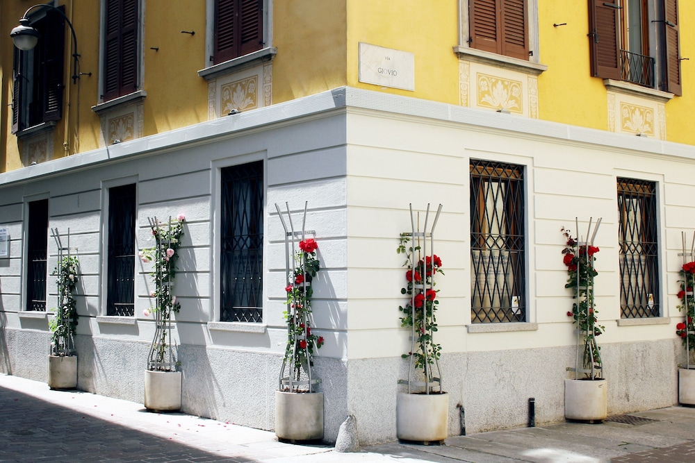 Residence Diaz — 4-Star Luxury Hotel in Como, Italy