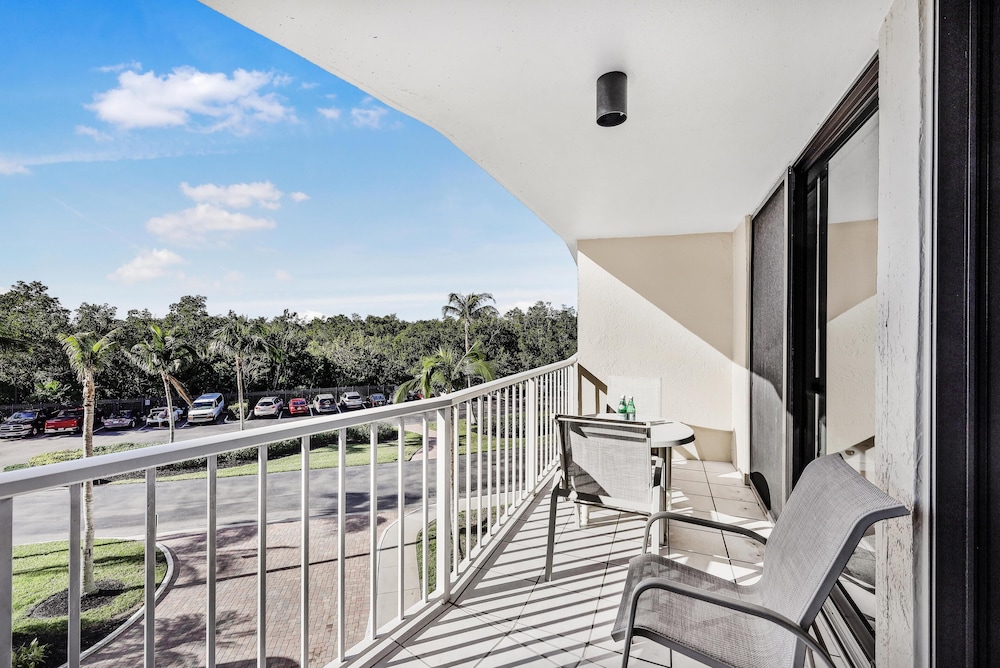 Beachfront condo in resort style community with pool - photo 43