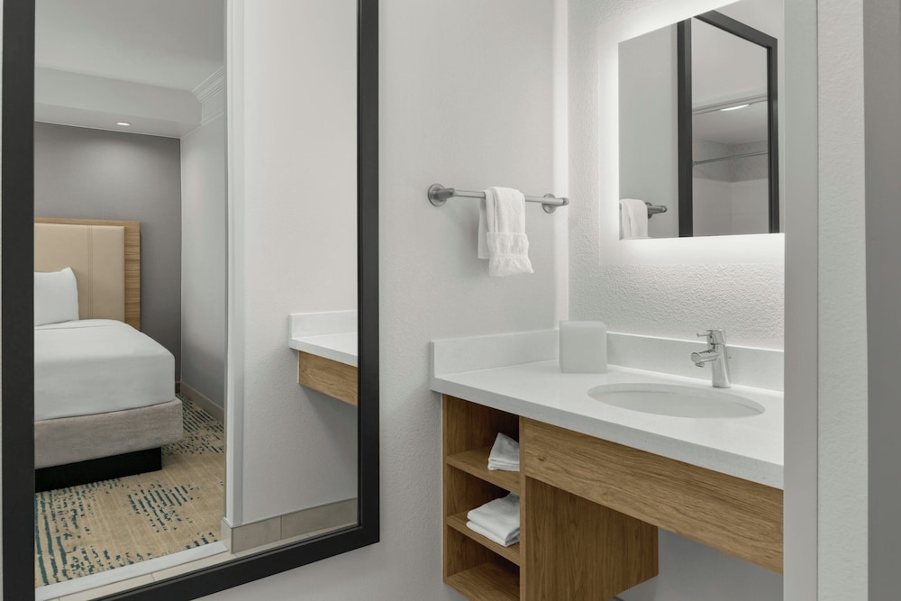 SpringHill Suites Lehi at Thanksgiving Point - photo 18