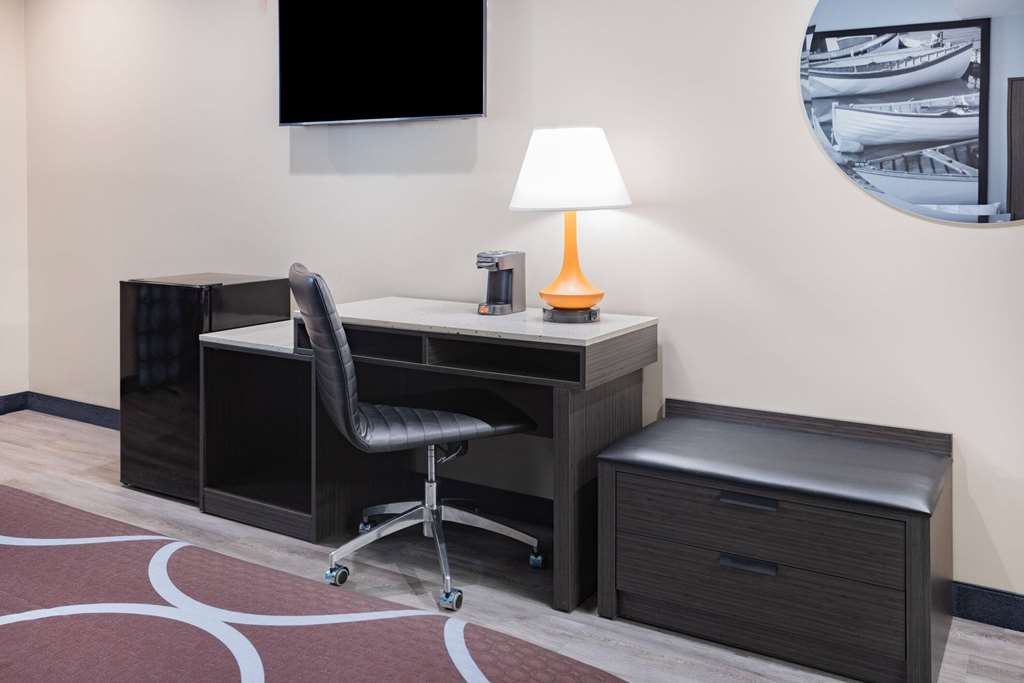 Super 8 by Wyndham Lindenhurst - photo 8