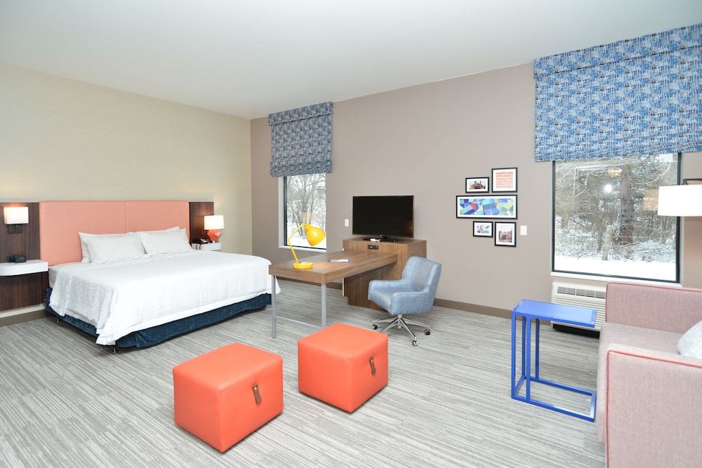 Hampton Inn & Suites Menomonie UW Stout - photo 9