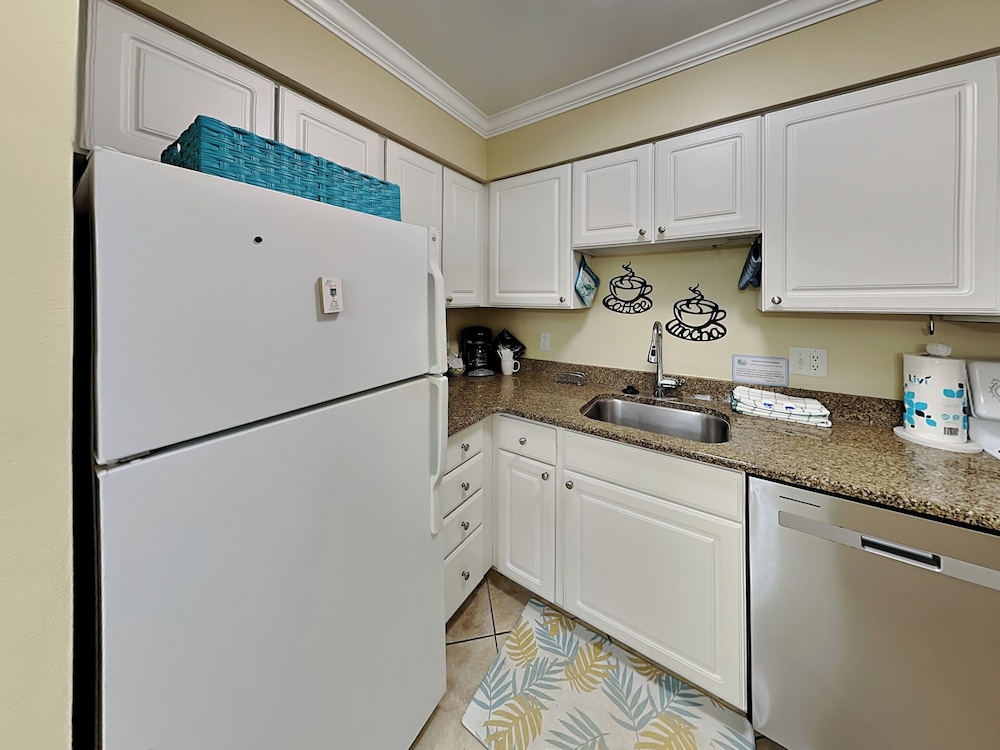 Barefoot Beach Resort B 201 by Distinctive Beach Rentals - photo 13