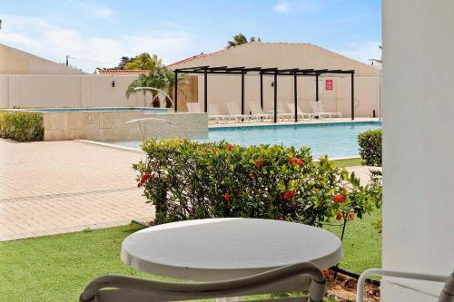 Al117 Resort Pool Beach Tennis Court 2br Condo Close To Palm Beach — Unknown City