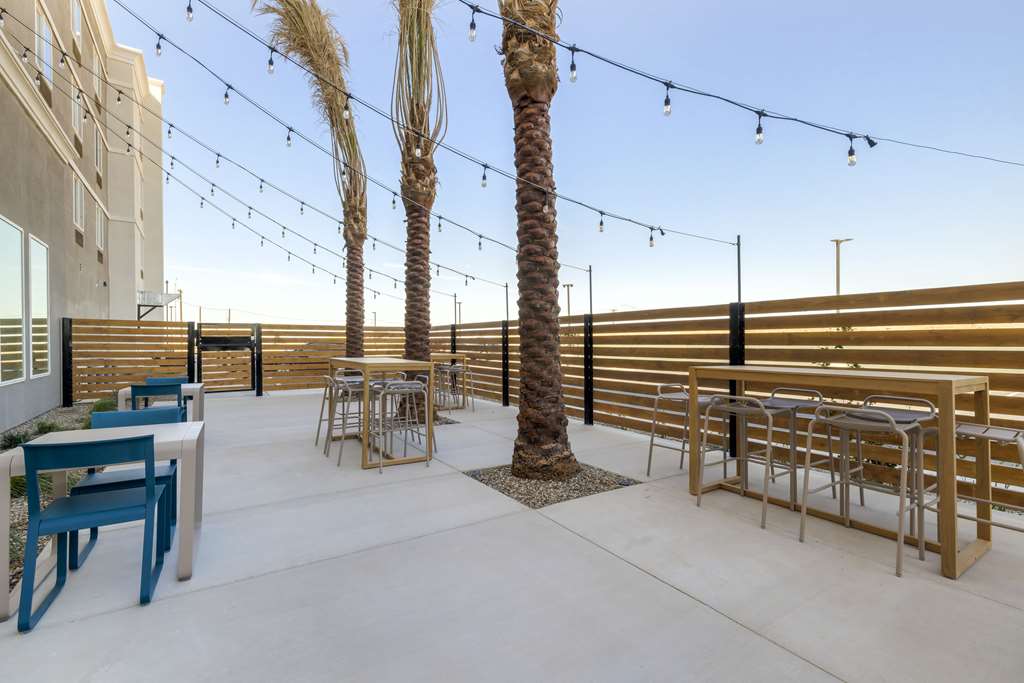 Cambria Hotel El Centro Imperial - photo 61