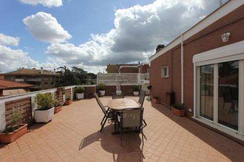 Pironti Flat — 4-Star Luxury Hotel in Rome, Italy