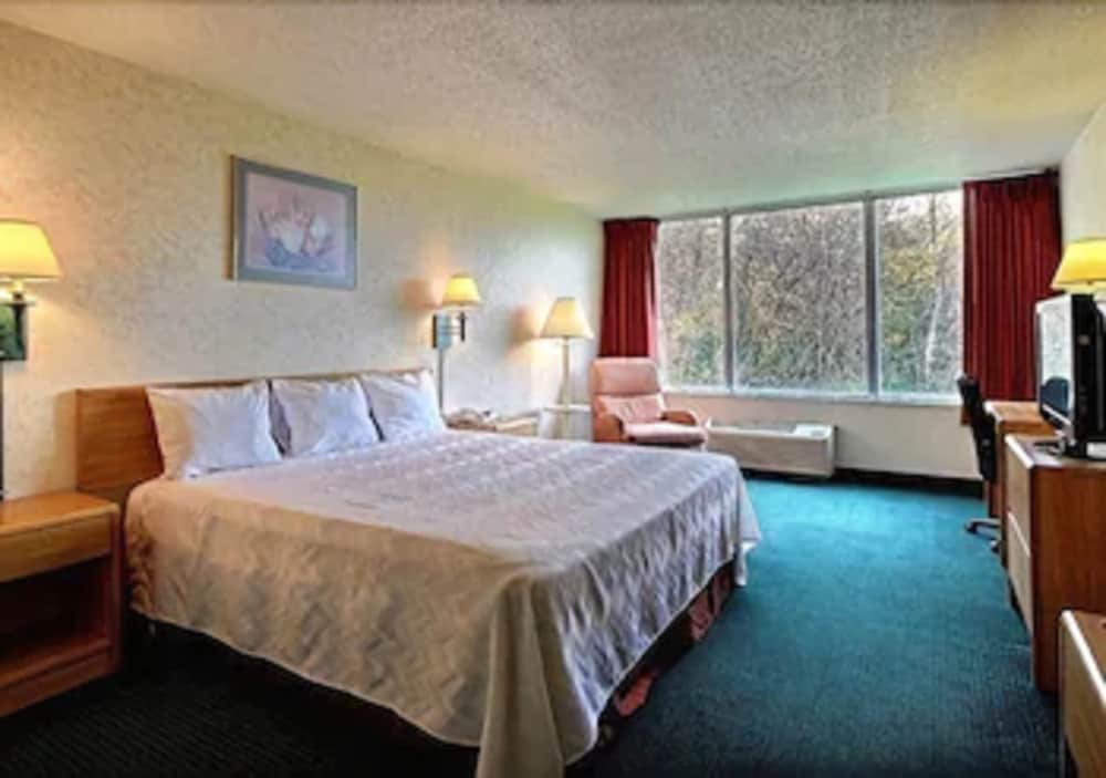 Airport Inn Flint - photo 14