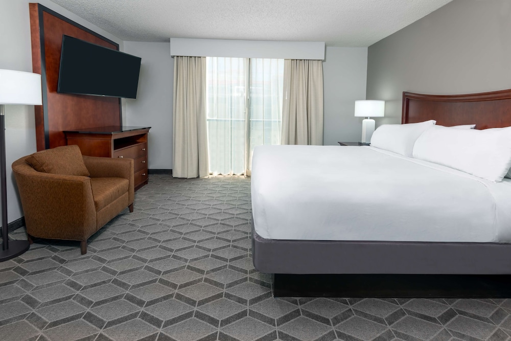 Embassy Suites by Hilton Dallas Park Central Area - photo 13