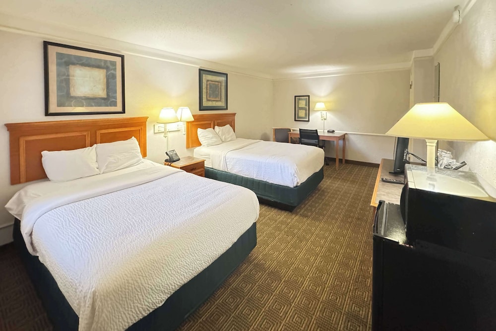 Rodeway Inn College Station TX - photo 12