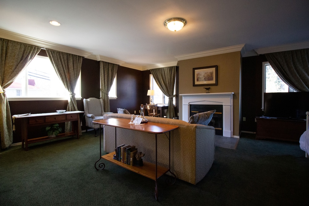 Delamater Inn - photo 40