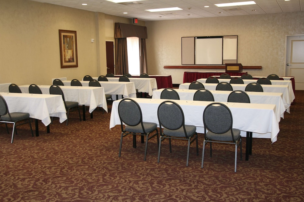 Hampton Inn & Suites Chesapeake Battlefield Blvd. - photo 47