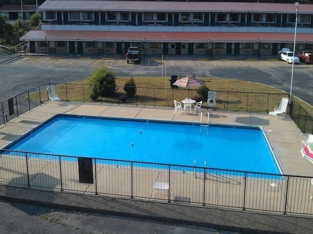 Family Budget Inn - photo 19