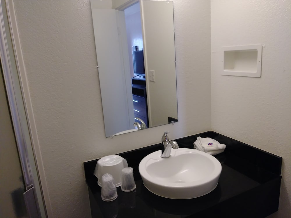 Motel6 Goodland KS - photo 13