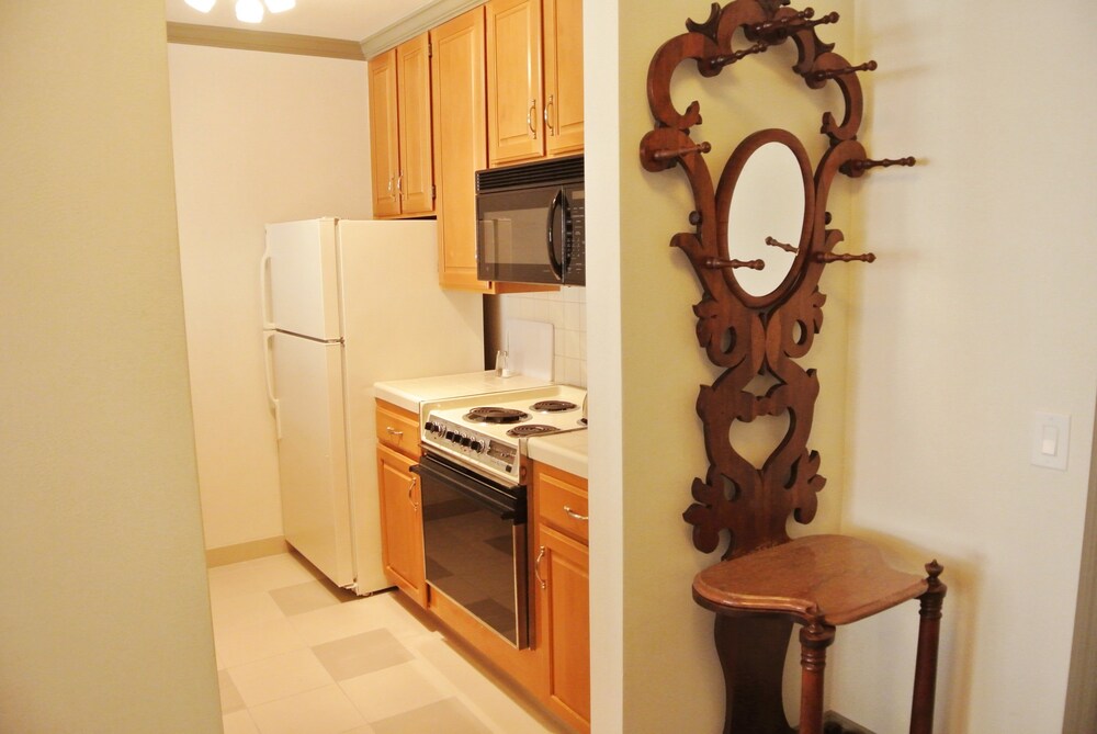 Cow Hollow Suites - photo 22