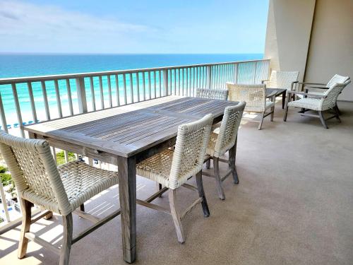 Tides 0901 - carbon neutral hotel in Destin