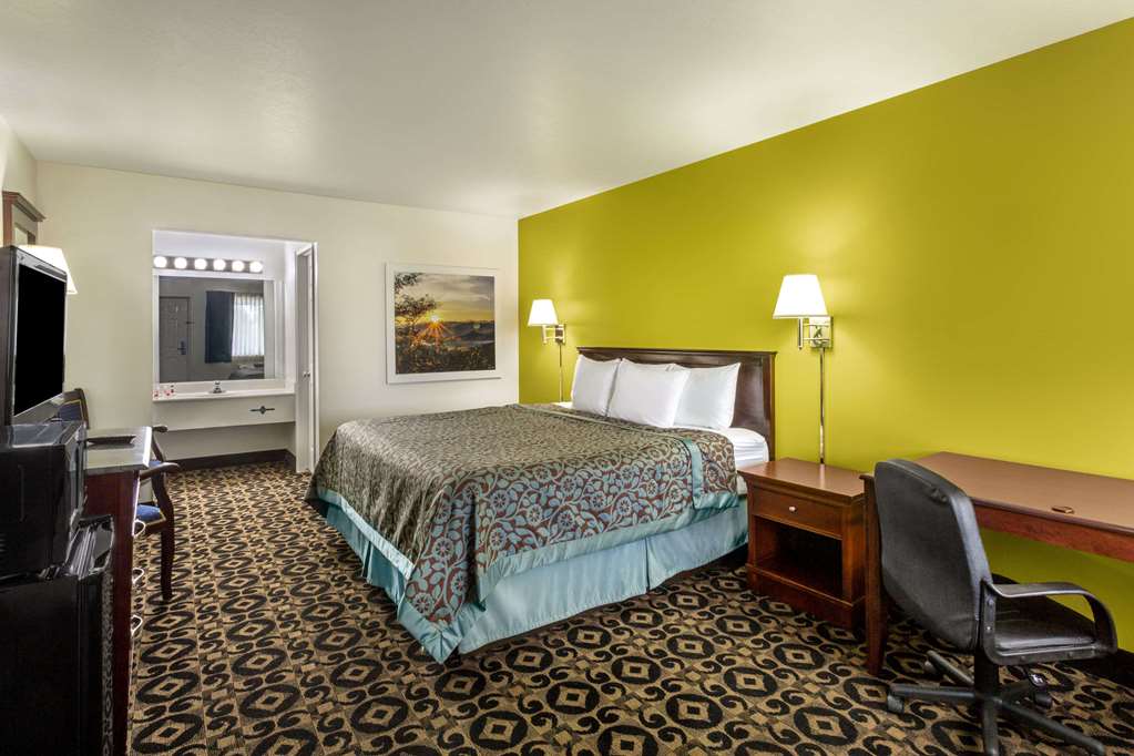 Days Inn by Wyndham Delta - photo 11