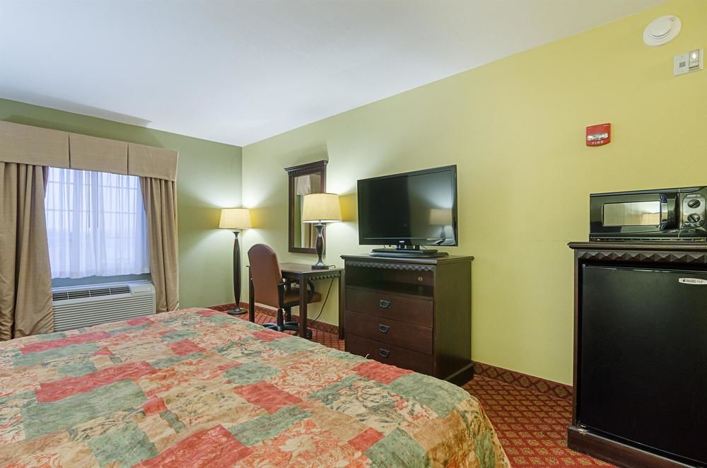 Motel 6 Park City KS - photo 35