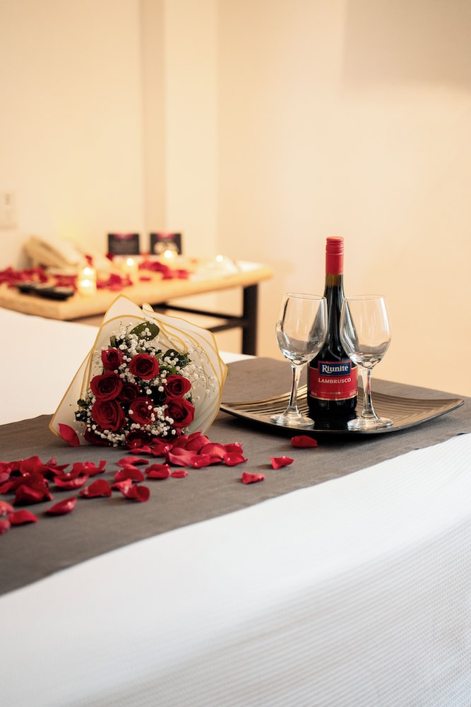 Couples dining