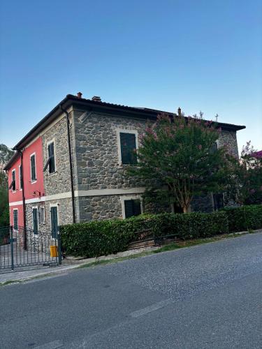 The House of the Marquis Malaspina — 4-Star Luxury Hotel in Mulazzo, Italy