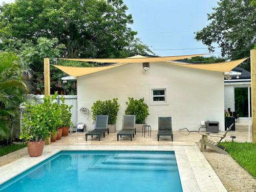 Vibrant 4bd 2ba Miami Home w POOL — 4-Star Luxury Hotel in Miami, United States