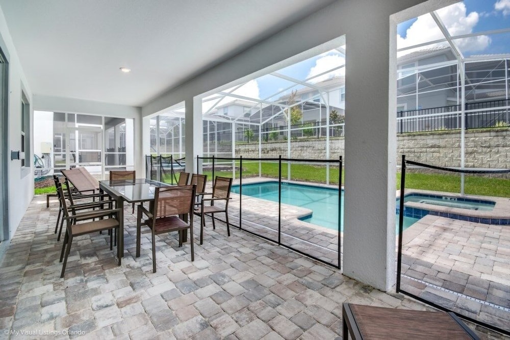 Large 8 Bed 5 Bath Home Champions Gate Golf Resort 8 Bedroom Villa by Redawning - photo 56