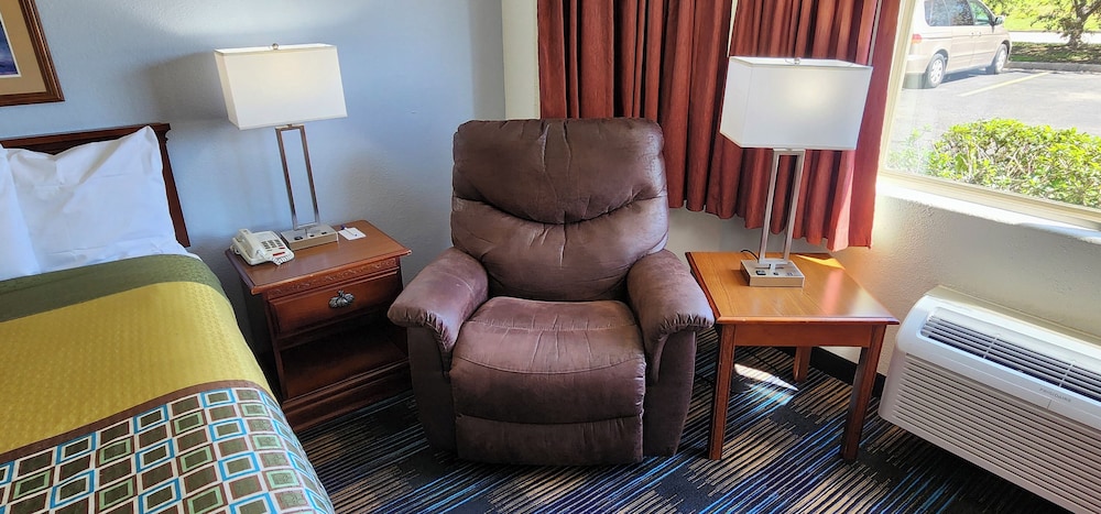 All Towne Suites - photo 10