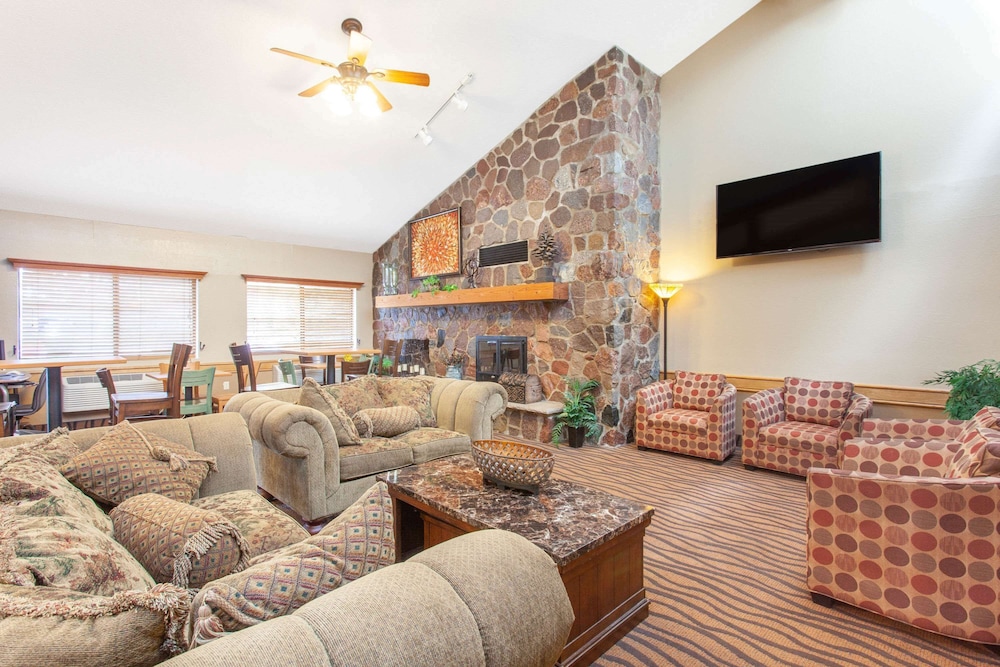 AmericInn by Wyndham Ham Lake - photo 2