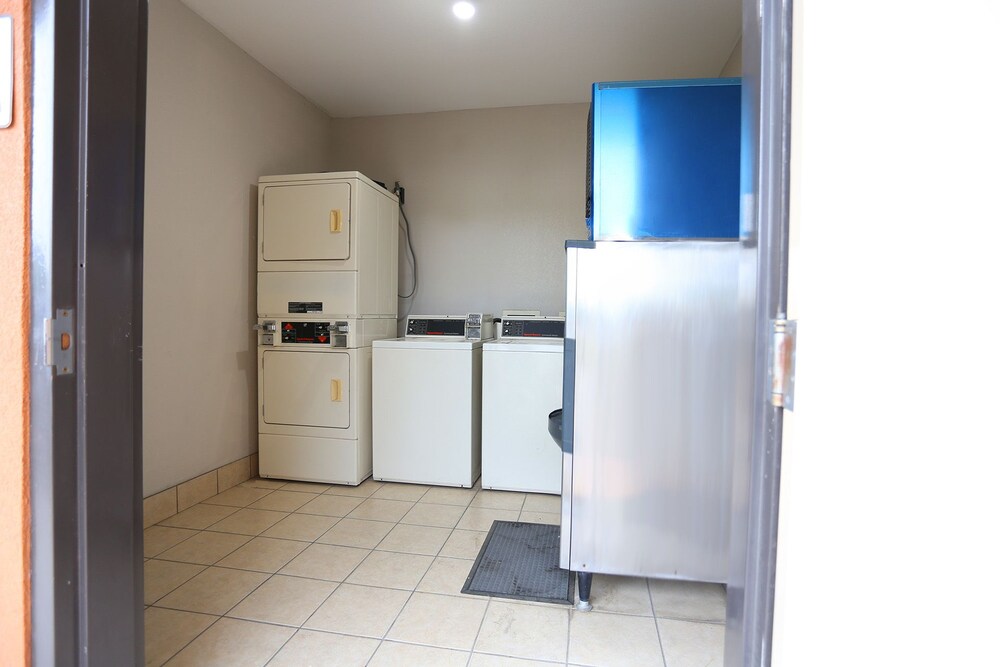 Executive Inn & Suites Jewett - photo 30