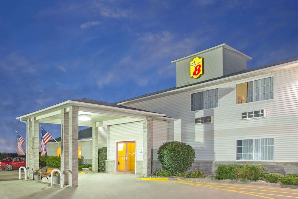 Super 8 by Wyndham Clarinda pet-friendly hotel Clarinda