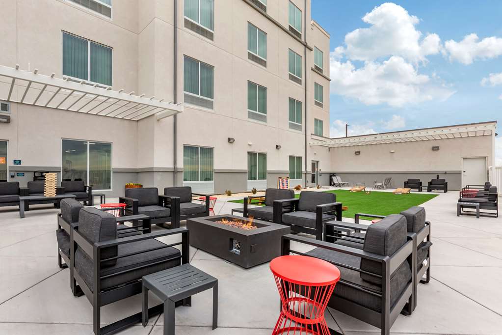 MainStay Suites Carlsbad South - photo 27