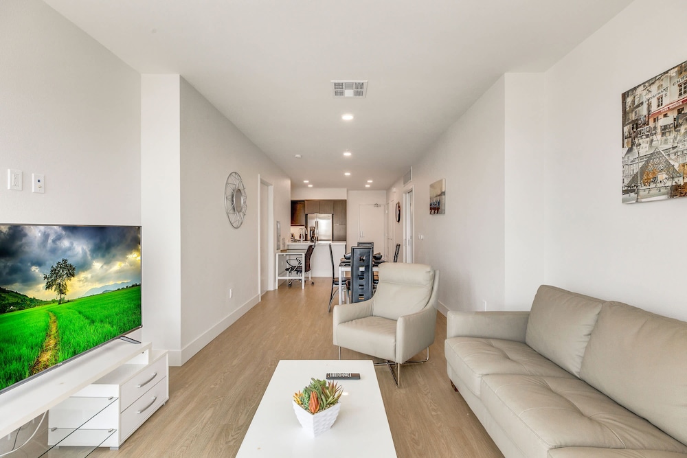 Suitesrus Apart Hotel Near Dodgers Stadium - photo 7